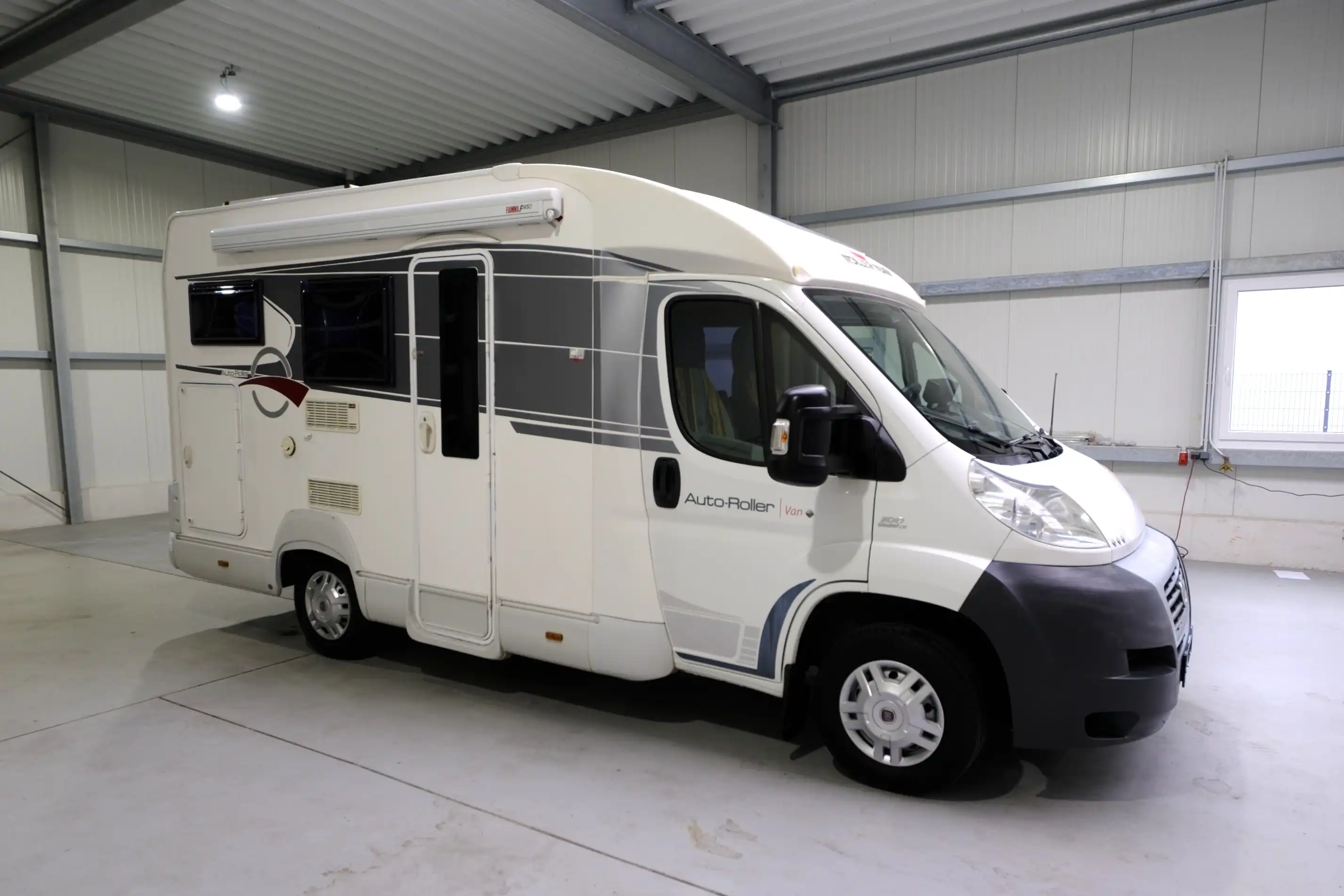 ROLLER TEAM Van P/Festbett/Garage/Markise/Solar/Finanzierung